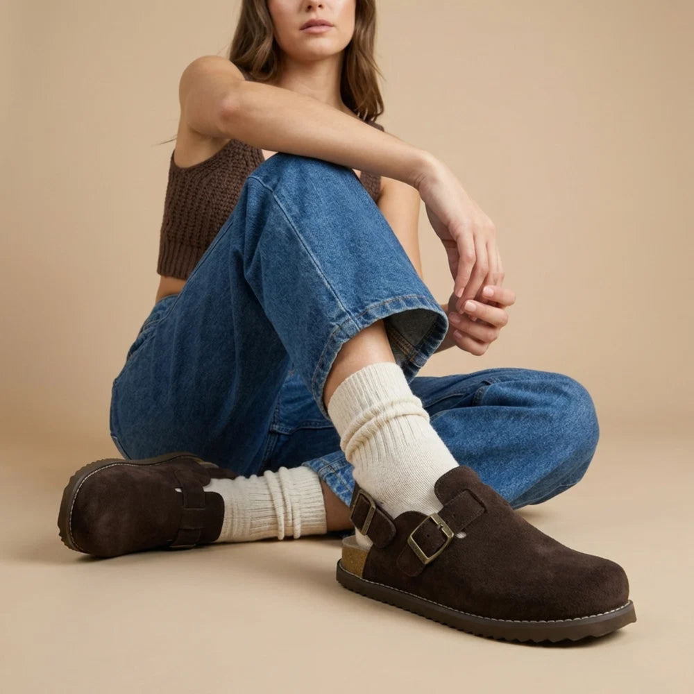 Stugan® clogs i Choklad, burna med tjocka stickade strumpor